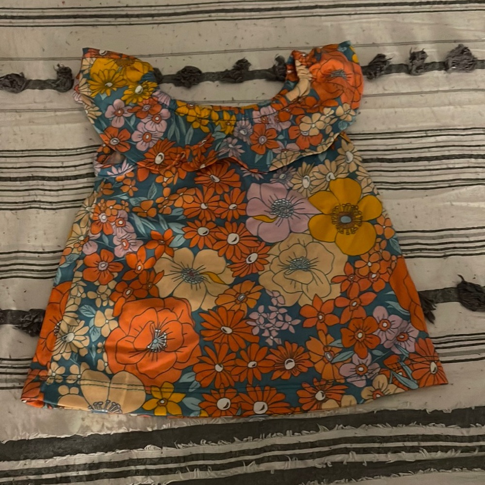Floral sleeveless shirt